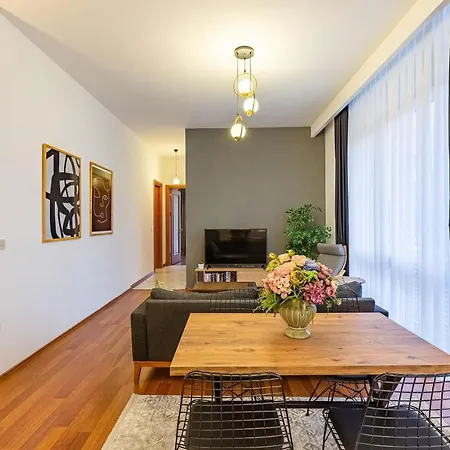 2 Bedroom Apartment In Umraniye